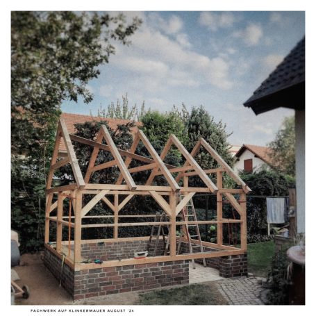 Fachwerk auf Klinkermauer August `24