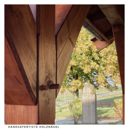 Handgefertigte Holznägel in Fachwerkkonstruktion